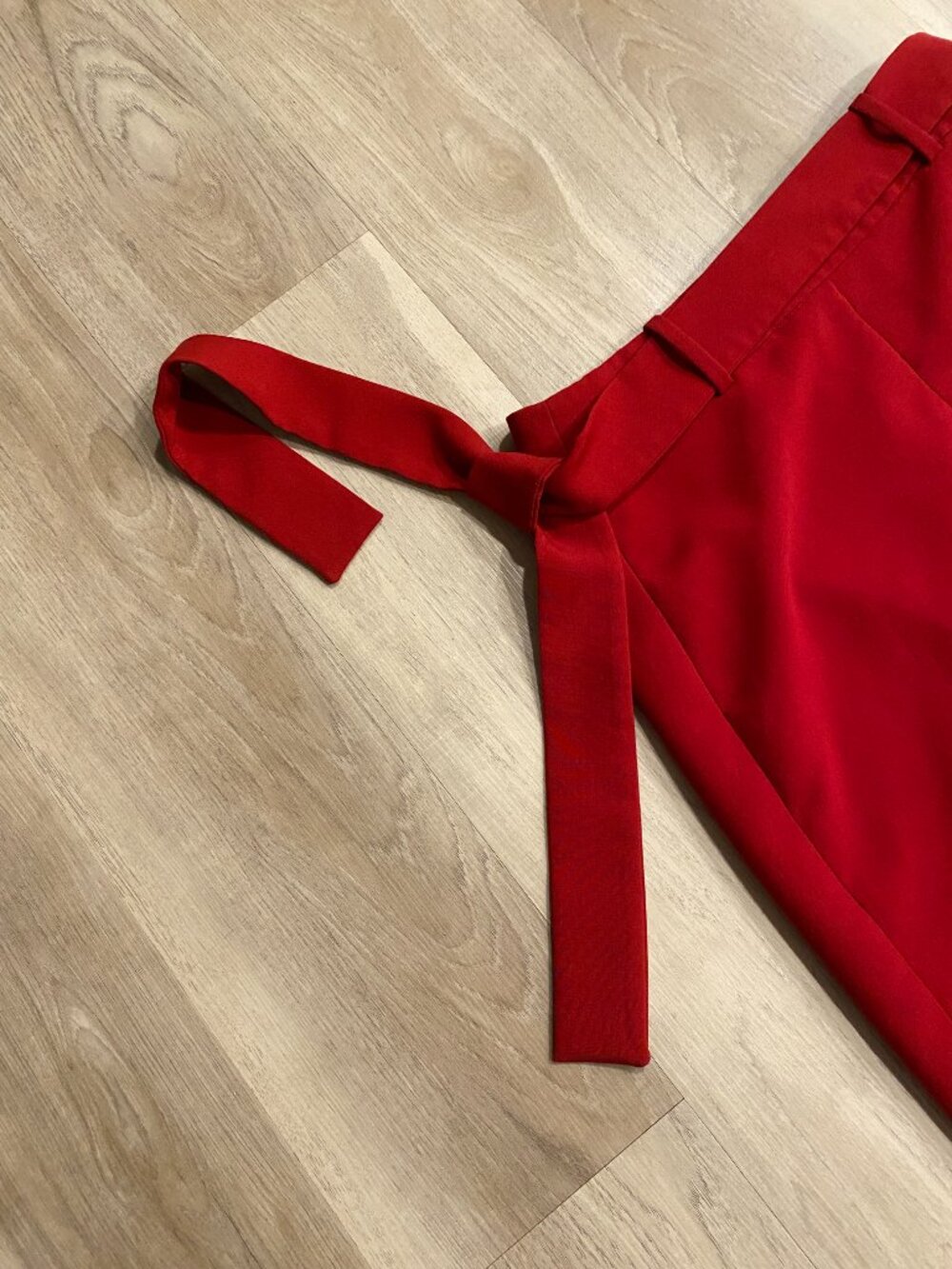 Banana Republic Red Belted Midi Pencil Skirt Size 4 Peekaboo Slit Office/Work - Picture 7 of 8